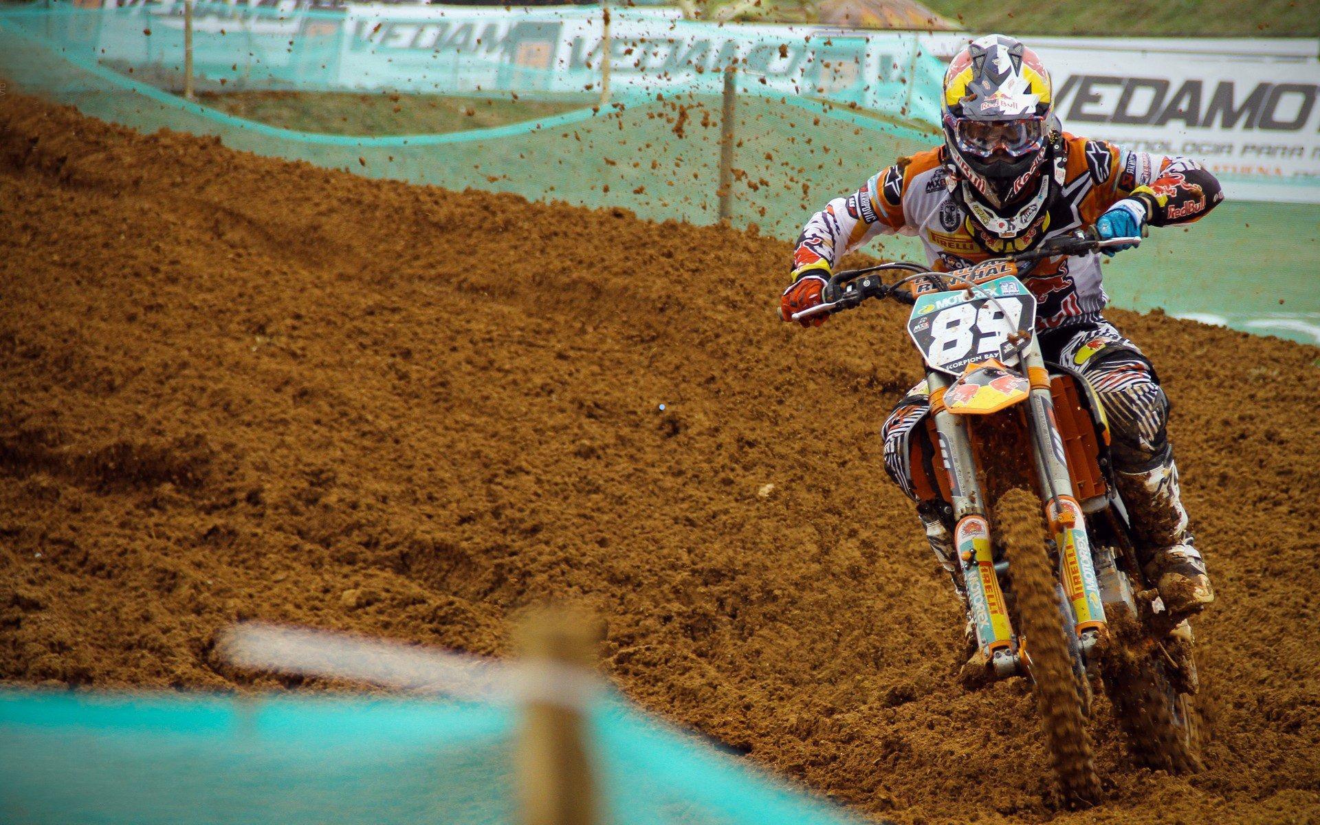 特尔施特根生涯抉择，33岁门将为世界杯梦想或告别诺坎普，赫罗纳成新归宿