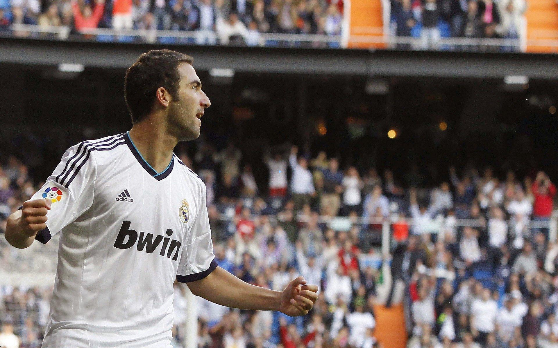 西班牙足球界同心哀悼，本周末西甲与西乙赛前将举行一分钟默哀，纪念高铁事故遇难者